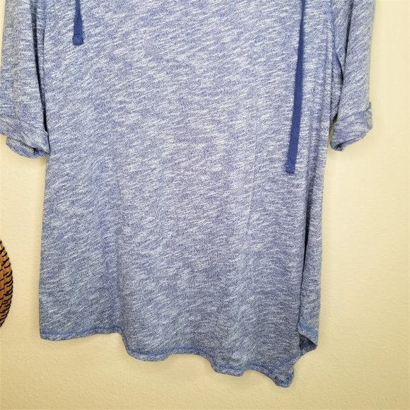 LIVI Active PLUS Asymmetrical Hem Active Hoodie - Picture 3 of 10